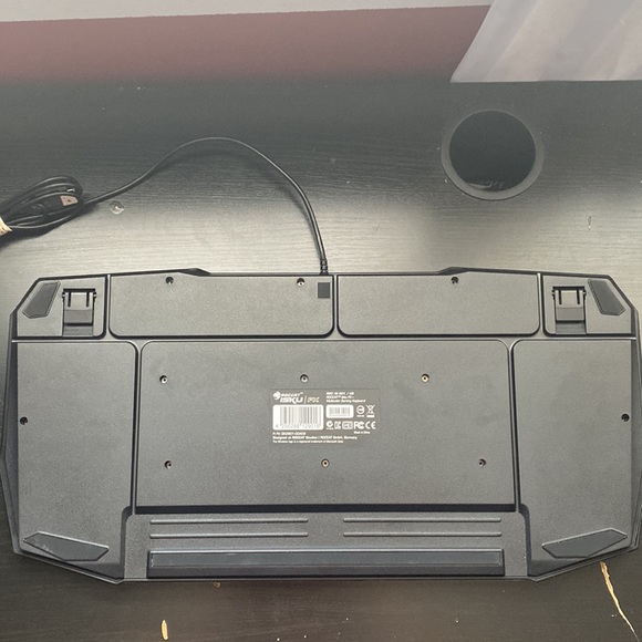 ROCCAT Multicolor gaming keyboard - Picture 4 of 8